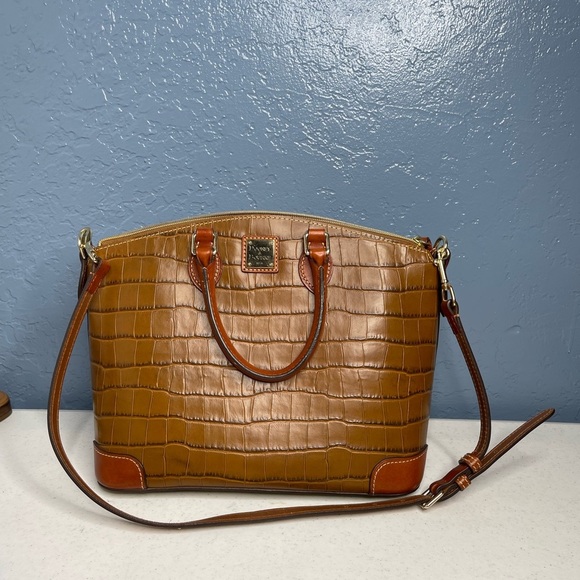 Dooney & Bourke cognac/tan med croc embossed all leather strap tote and dust bag - Picture 3 of 13